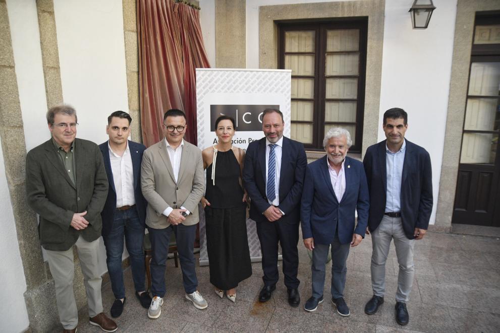 Imaxe 1 de 2 asociada á nova