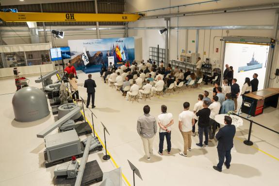 Imagen de la noticia:La Xunta destaca la apuesta de Indra por Galicia, en el marco de una política industrial orientada a la atracción de inversi...