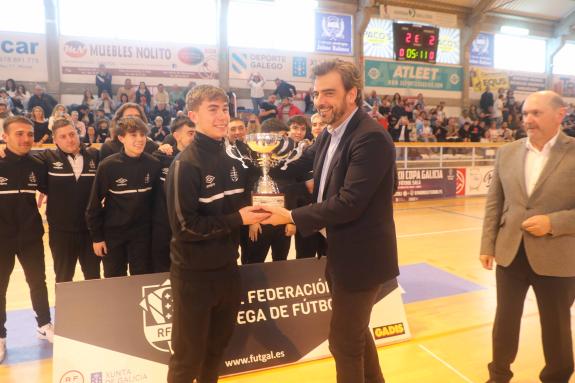 Imagen de la noticia:Diego Calvo asistió en Noia a la final de la XXXII Copa Galicia masculina de fútbol sala