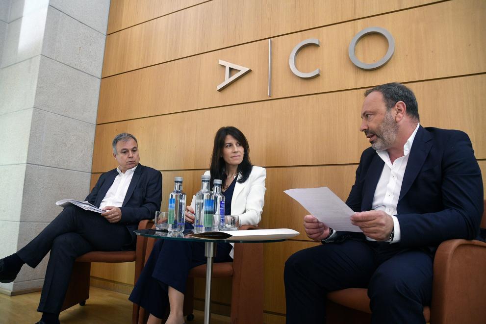 Imaxe 1 de 2 asociada á nova