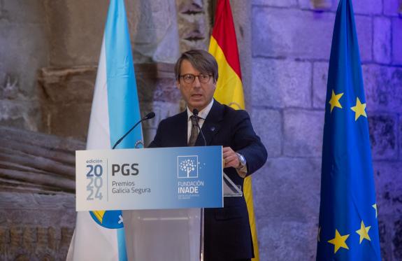 Imaxe da nova:O conselleiro de Facenda e Administración Pública pon en valor a capacidade da industria aseguradora para proporcionar á sociedade ...