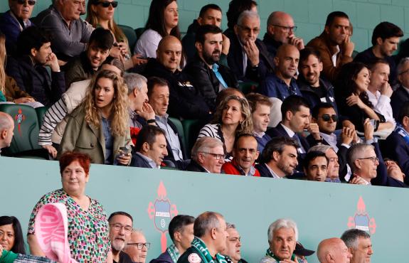 Imagen de la noticia:Diego Calvo y Alfonso Villares asisten al partido del Rácing de Ferrol en la penúltima jornada de la segunda división