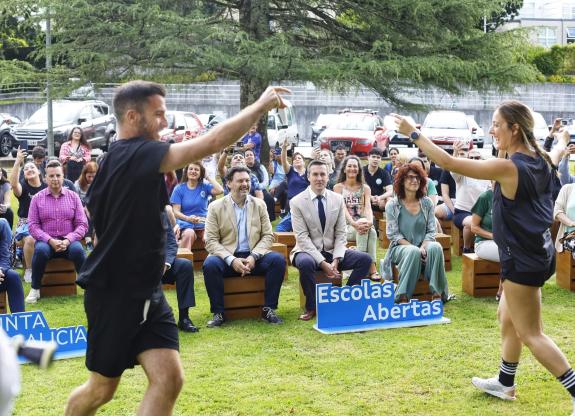 Imaxe da nova:Os participantes no programa Escolas Abertas da Secretaría Xeral da Emigración inician a súa formación no Centro Superior de Hostal...