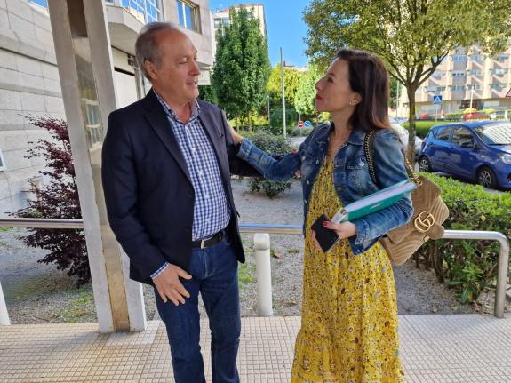 Imaxe da nova:O delegado territorial visita as instalacións da APLU de Pontevedra xunto á directora xeral, Victoria Núñez