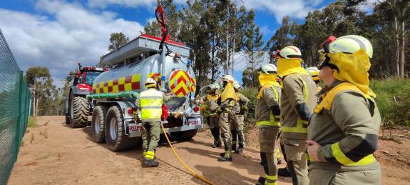 Imaxe da nova:Medio Rural aposta pola formación do persoal para fortalecer a capacidade do servizo de prevención e defensa contra incendios fores...