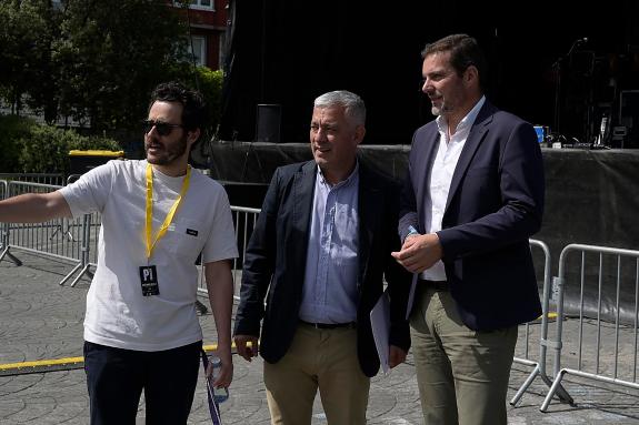 Imaxe da nova:López Campos agradece a implicación do instituto Rafael Dieste para “comerciar co uso da lingua”