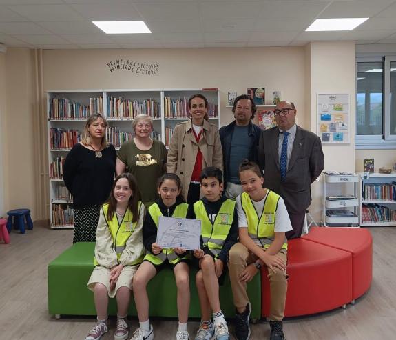Imaxe da nova:A Xunta recoñece o traballo de centros de Abegondo, Santiago, Poio e Vigo en prol da igualdade co selo biblioteca escolar solidaria