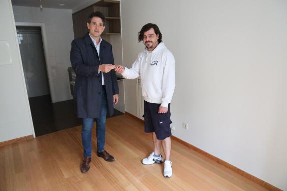 Imagen de la noticia:A Xunta entrega unha vivenda de promoción pública no barrio da Tinería de Lugo