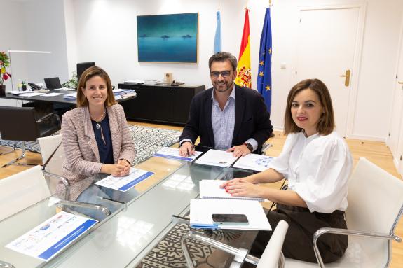 Imaxe da nova:A Xunta e a Plataforma de usuarios de media distancia de Renfe coinciden na urxencia de que o Goberno central cumpra os seus compro...