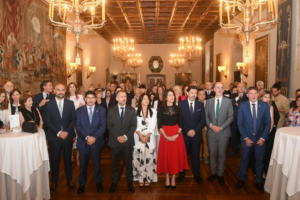 Imaxe 1 de 2 asociada á nova