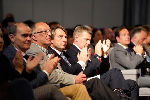 Imaxe da nova:Miguel Corgos felicita aos economistas no acto de celebración da festividade de San Pablo