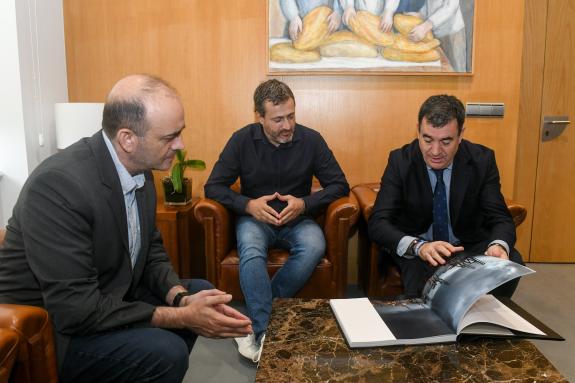 Imaxe da nova:Román Rodríguez recibe ao presidente executivo do foro internacional sobre innovación Ecosystems2030