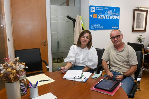 Imaxe da nova:A Xunta avanza co Concello de Santiago na prórroga do convenio da renovación do servizos de transporte urbano á urbanización Os Til...