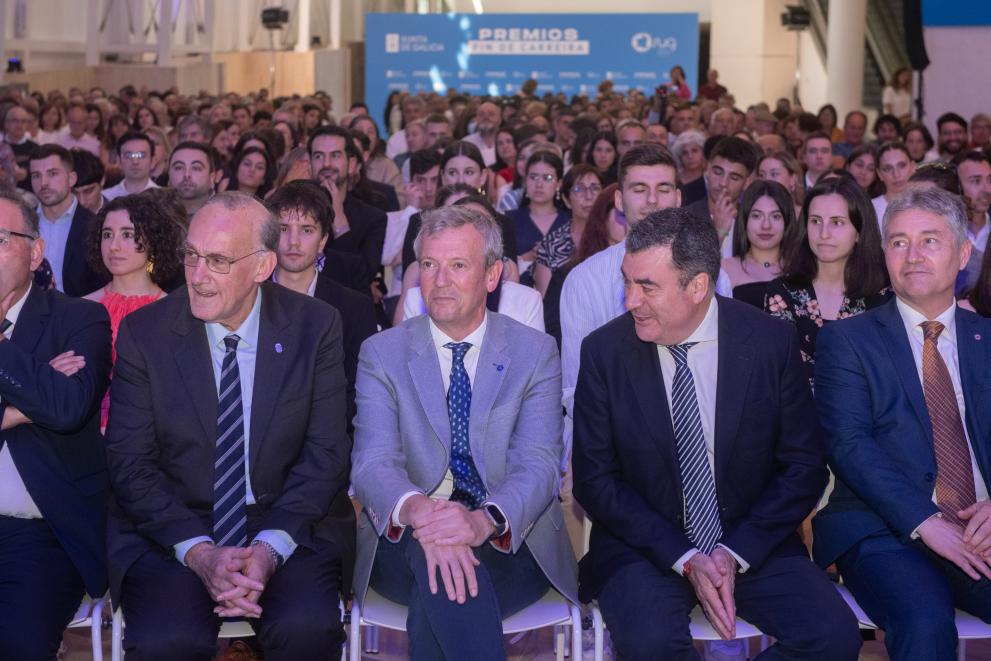 Imaxe 2 de 14 asociada á nova