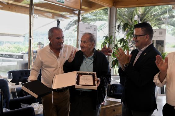 Imagen de la noticia:La Xunta homenajea a los gallegos que emigraron a Venezuela por su labor para mantener la galleguidad en el exterior y ratif...