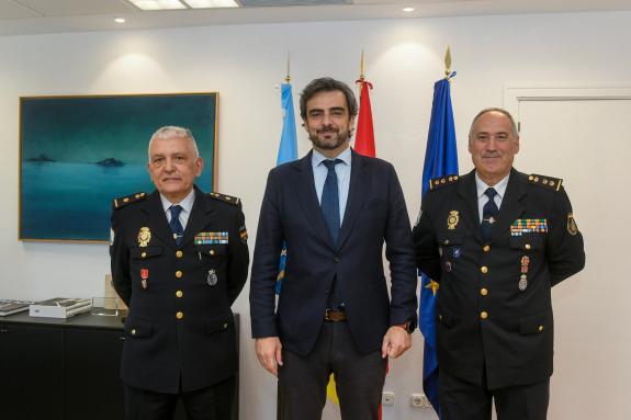 Imaxe da nova:Diego Calvo reúnese co xefe provincial da Policía Autonómica en Lugo con motivo da súa xubilación