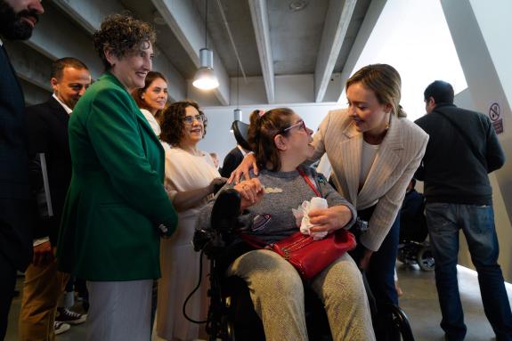 Imagen de la noticia: Fabiola García destaca que más de un ciento de personas se beneficiaron de las soluciones tecnológicas de 