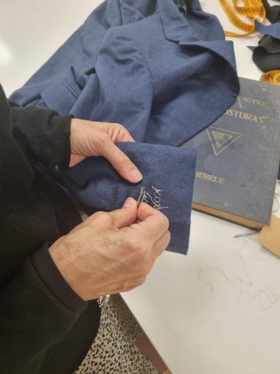 Imaxe da nova:A Xunta impulsa a remuda na xastrería a través do programa ‘Aprender da tradición. Oficios e técnicas’