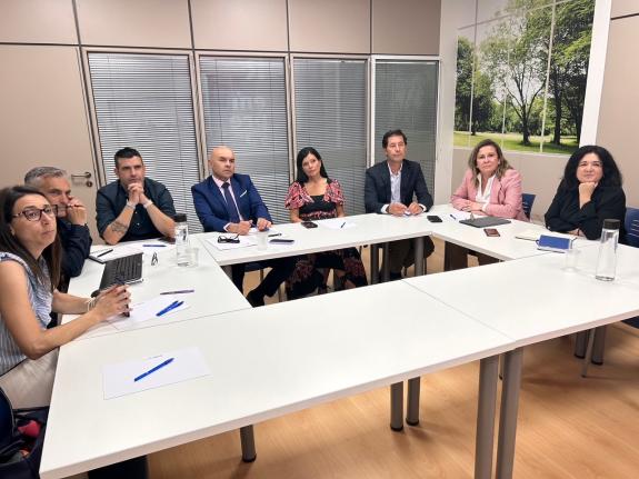 Imaxe da nova:A Xunta e a Asociación de Empresarios de Mos suman esforzos na inserción laboral das vítimas de violencia de xénero