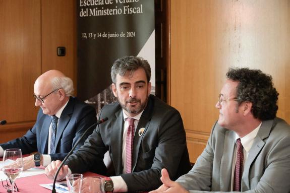 Imaxe da nova:A Xunta aposta pola formación continua dos profesionais do Ministerio Fiscal para garantir a igualdade de acceso dos menores á xust...