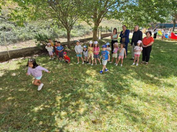 Imaxe da nova:Máis de 600 nenos e nenas gozan do Espazo Concilia de Poio grazas ao financiamento da Xunta