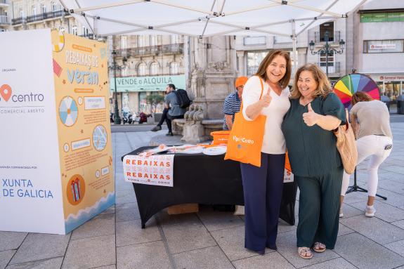 Imagen de la noticia:Ana Ortiz anima a la ciudadanía a consumir en el comercio local con la apertura de las rebajas en Vigo Centro