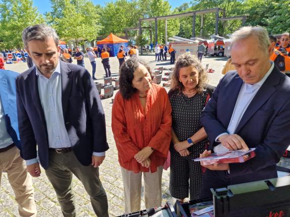 Imaxe da nova:A Xunta entrega equipamento de emerxencias a catro  agrupacións de voluntarios de Protección Civil da comarca do Salnés e Ullán