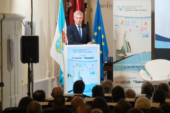 Imagen de la noticia:Rueda destaca la relevancia del sector textil en el tejido productivo gallego y compromete el apoyo de la Xunta para seguir ...