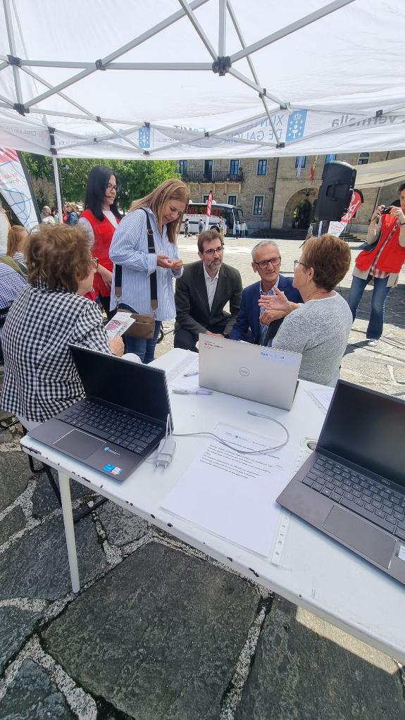 Imagen de la noticia:La Axencia para a Modernización Tecnolóxica de Galicia y Cruz Roja impulsan la capacitación digital de la ciudadanía con los...