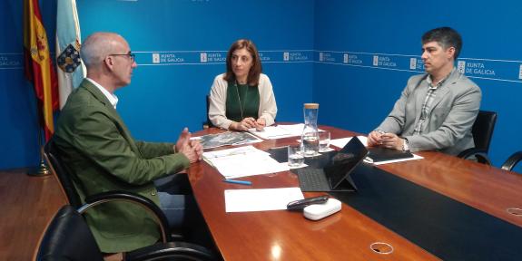 Imagen de la noticia:La Xunta y el Ayuntamiento de Curtis analizan el proyecto para mejorar el suministro de agua en Teixeiro