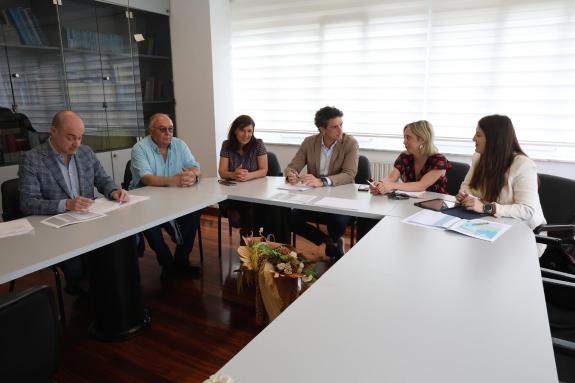 Imagen de la noticia:La Xunta y el Ayuntamiento de Viveiro valoran alternativas para mejorar la movilidad en el municipio