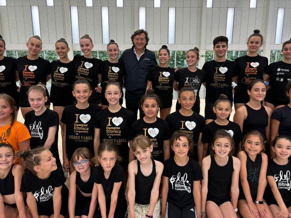 Imagen de la noticia:Lete Lasa destaca al Club Deportivo Gimnasia Rítmica Compostela como una “referencia nacional” en su visita a las instalacio...