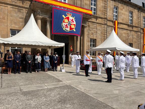 Imagen de la noticia:La delegada territorial de Ferrol celebra con la armada la festividad de su patrona, la Virgen del Carmen