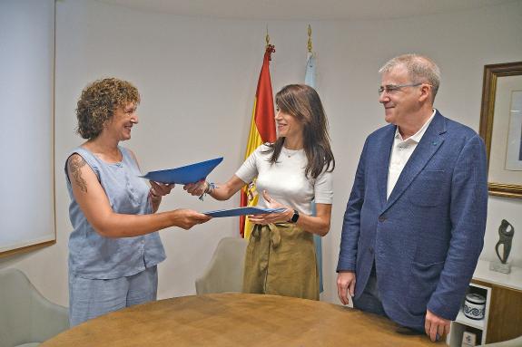 Imaxe da nova:La Xunta y ayuntamiento de Riós sellan el acuerdo para la reforma de calle en Fumaces, mejorando la accesibilidad en este núcleo de...