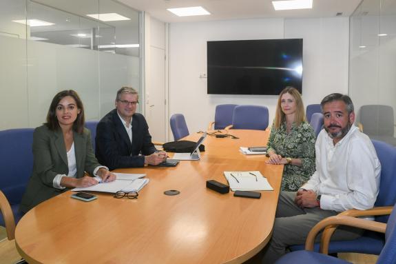 Imagen de la noticia:La Xunta aborda con la empresa Alsa la importancia de un transporte público sostenible y adaptado a las necesidades de la po...