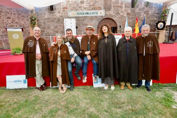 Imaxe da nova:Román Rodríguez celebra o irmandamento entre a Feira do Cocido de Lalín e a Festa do Albariño de Cambados