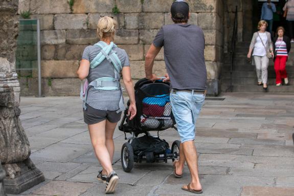 Imaxe da nova:A Xunta publica as axudas para apoiar ás familias que reduzan a xornada laboral por coidado de menores e favorezan a corresponsabil...