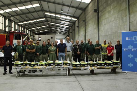 Imaxe da nova:A Xunta renova os equipos de protección individual (EPIs) do persoal do servizo de prevención de incendios de Ourense