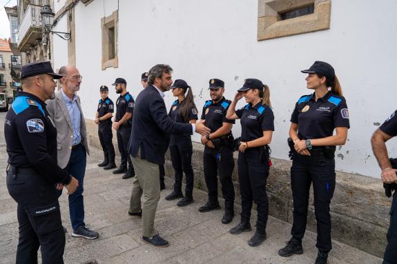 Imaxe da nova:A Xunta asina o convenio co Concello de Baiona para apoiar a contratación neste verán de auxiliares de Policía Local