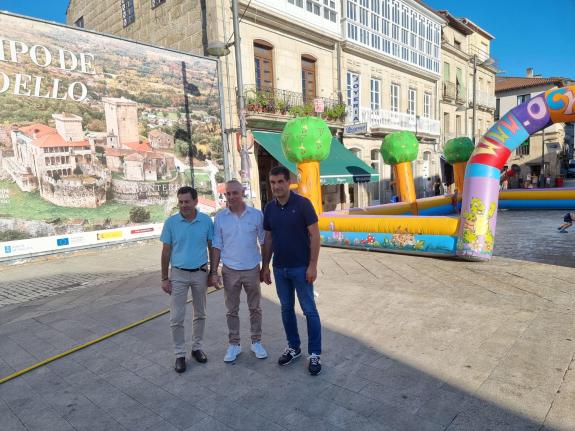 Imagen de la noticia:A Xunta incentiva as vendas no comercio de Verín ao abeiro das axudas para a dinamización dos centros comerciais abertos dot...