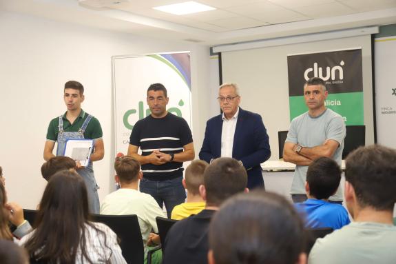 Imagen de la noticia:Medio Rural destaca la importancia de la formación y el relevo generacional en la inauguración de la V Escola de Iniciación ...