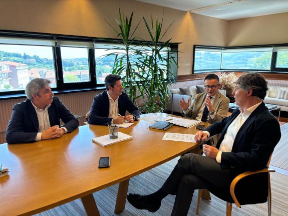 Imagen de la noticia:La Xunta pone de relieve el impulso a los programas y ayudas activos para dotar las empresas de los perfiles profesionales q...