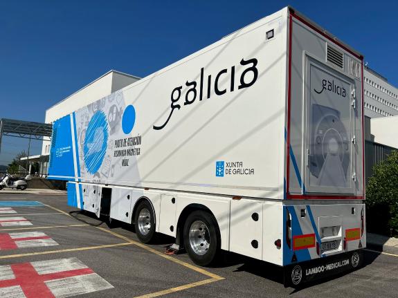 Imagen de la noticia:El sistema de resonancias móviles del Servizo Galego de Saúde realizó cerca de 16.000 pruebas en los seis primeros meses del...