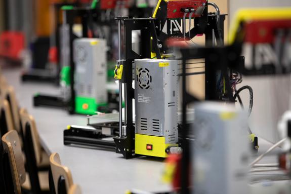 Imagen de la noticia:La Xunta multiplica por cuatro la inversión para dotar a los centros de FP de la tecnología más puntera