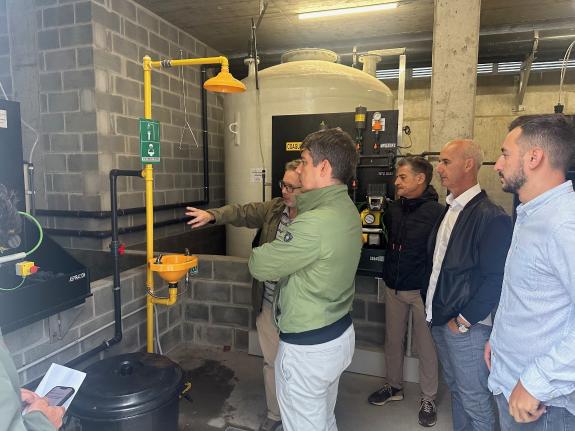 Imagen de la noticia:La Xunta invirtió más de 2,6 millones de euros en la mejora del suministro de agua al polígono empresarial de Teixeiro y al ...