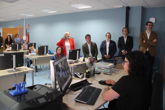 Imaxe da nova:A Xunta incentiva vocacións tecnolóxicas entre as nenas e impulsa a tecnoloxía no rural