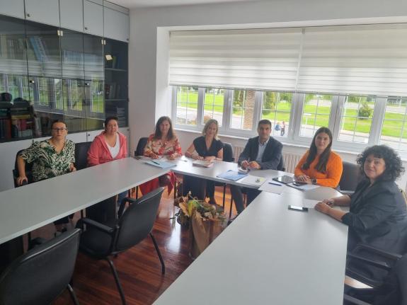 Imaxe da nova:A Xunta continúa avanzando no proceso de diálogo e cooperación para impulsar o comercio de proximidade e potenciar as prazas de aba...