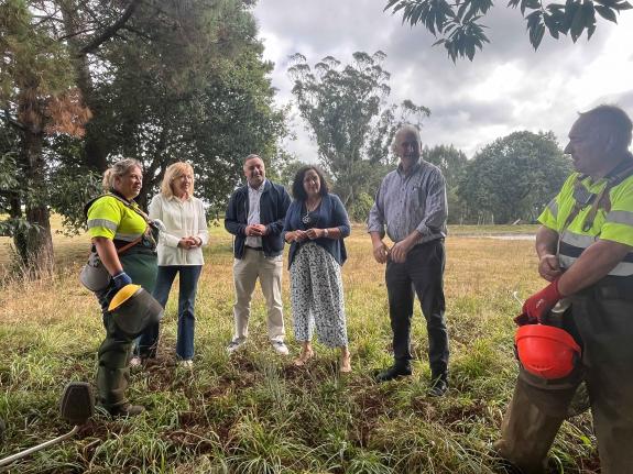 Imaxe da nova:A Xunta apoia na comarca de Santiago a contratación de 45 desempregados para a prevención de incendios a través do programa Aprol R...