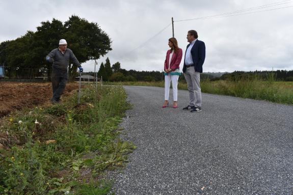 Imagen de la noticia:María José Gómez destaca la mejora de infraestructuras rurales en el ayuntamiento de Castro de Rei con una inversión de casi...