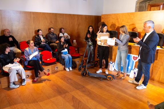 Imaxe da nova:A Xunta resolve o certame 'Lingua de namorar 2024' que promove mensaxes de amor en galego entre a mocidade